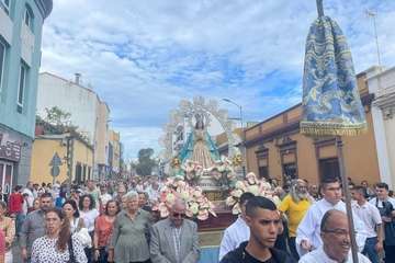 Jinámar se vuelca con su patrona/Antonio Alí y FJS Fotografía.