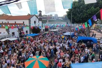 Jinámar se vuelca con su patrona/Antonio Alí y FJS Fotografía.