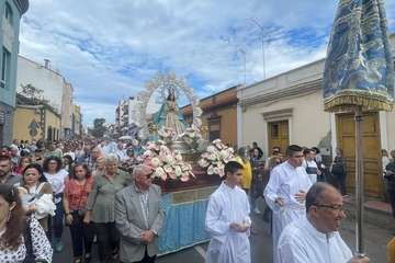 Jinámar se vuelca con su patrona/Antonio Alí y FJS Fotografía.