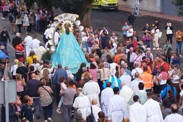 Jinámar se vuelca con su patrona/Antonio Alí y FJS Fotografía.