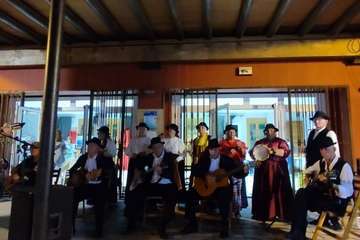 Pasacalles de gigantes y cabezudos y noche de parranda en Playa del Hombre/TA.