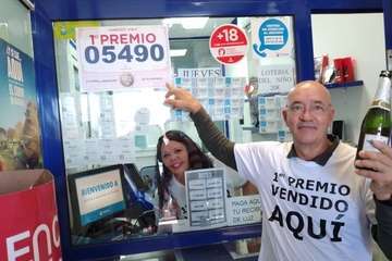 El primer premio del Gordo cae en Telde, entre otras localidades canarias/TA y C7.