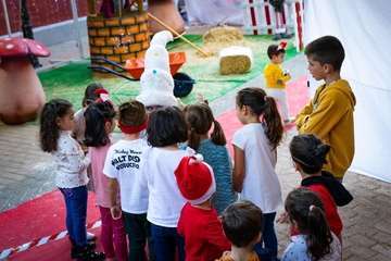  Miles de familias pasan por la Casa de la Navidad de Telde/TA.