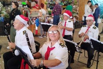  La Breña agasaja con churros y chocolate a Papá Noel y la Banda de Música alegra el Mercado de Telde/TA.