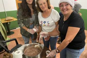  La Breña agasaja con churros y chocolate a Papá Noel y la Banda de Música alegra el Mercado de Telde/TA.