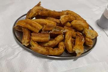  La Breña agasaja con churros y chocolate a Papá Noel y la Banda de Música alegra el Mercado de Telde/TA.