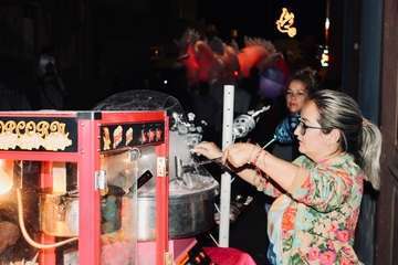 La Casa de la Navidad dinamiza la ciudad y reactiva el comercio de Los Llanos/TA.