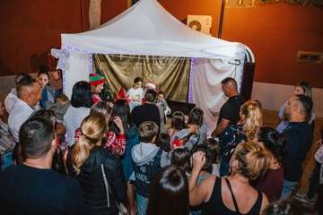 La Casa de la Navidad dinamiza la ciudad y reactiva el comercio de Los Llanos/TA.