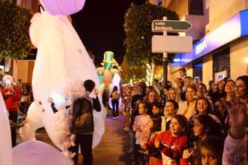 La Casa de la Navidad dinamiza la ciudad y reactiva el comercio de Los Llanos/TA.