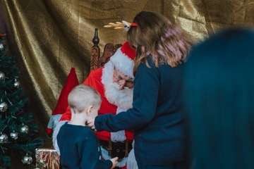 La Casa de la Navidad dinamiza la ciudad y reactiva el comercio de Los Llanos/TA.