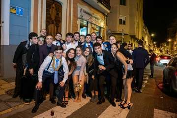 Los más jóvenes alargaron la fiesta hasta la mañana, con el tradicional desayuno de churros y chocolate/Acfi Press.
