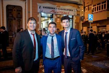 Los más jóvenes alargaron la fiesta hasta la mañana, con el tradicional desayuno de churros y chocolate/Acfi Press.