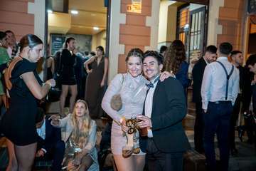 Los más jóvenes alargaron la fiesta hasta la mañana, con el tradicional desayuno de churros y chocolate/Acfi Press.