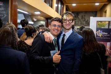 Los más jóvenes alargaron la fiesta hasta la mañana, con el tradicional desayuno de churros y chocolate/Acfi Press.
