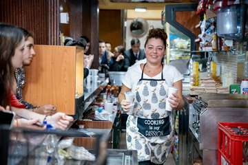 Los más jóvenes alargaron la fiesta hasta la mañana, con el tradicional desayuno de churros y chocolate/Acfi Press.