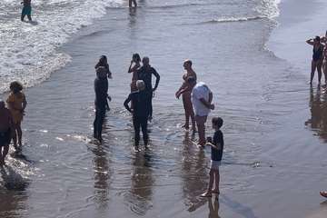 Salinetas se moja con la tradición en el primer día del año/TA.