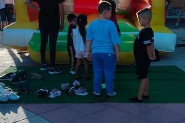 El paje real hace escala en La Majadilla (Telde) en una jornada solidaria con los más vulnerables/TA.