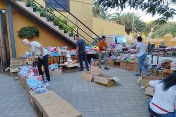 UxGC reparte 1.000 juguetes entre familias necesitadas de Jinámar/TA.