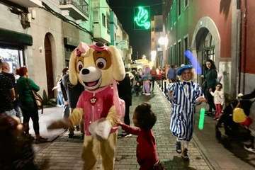 La campaña 'Telde en Navidad' cumple con el objetivo de dinamizar la zona comercial e incentivar las compras/TA.