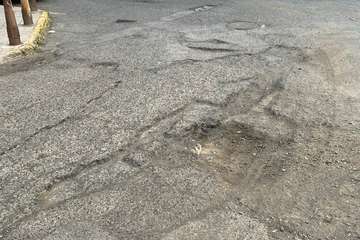 Vecinos de Jinámar imploran el rebacheo de la calle Santa Teresa de Jesús/TA.