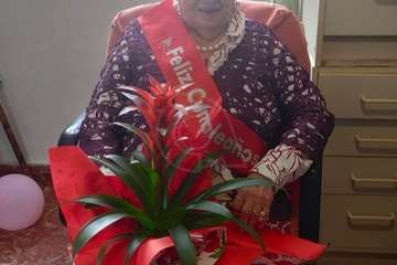 Antonia Teresa Santana, una teldense de 101 años, que sigue cosiendo y se vale por sí misma/TA.