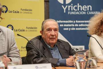 Más de 40 personalidades de la política se juntan para la exposición â€˜Todas pintan en Yrichenâ€™/Acfi Press.