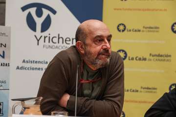 Más de 40 personalidades de la política se juntan para la exposición â€˜Todas pintan en Yrichenâ€™/Acfi Press.