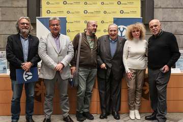 Más de 40 personalidades de la política se juntan para la exposición â€˜Todas pintan en Yrichenâ€™/Acfi Press.