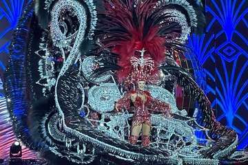 Lola Ortíz, representante de la firma teldense Tapicería Peñate, nueva Reina del Carnaval de la capital grancanaria/TA y Lpacarnaval.