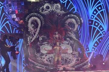 Lola Ortíz, representante de la firma teldense Tapicería Peñate, nueva Reina del Carnaval de la capital grancanaria/TA y Lpacarnaval.