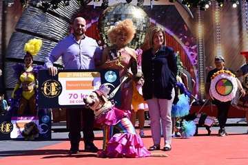  Channel vuelve a subirse al trono del Carnaval Canino con la fantasía 'Platinium'/Lpacarnaval.