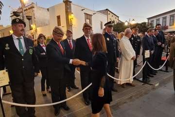 Telde asiste al solemne acto de Arriado de Bandera y Homenaje a los Caídos/TA, Antonio Alí y Jesús Ruiz Mesa.