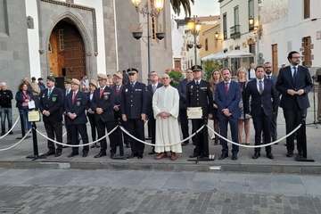 Telde asiste al solemne acto de Arriado de Bandera y Homenaje a los Caídos/TA, Antonio Alí y Jesús Ruiz Mesa.