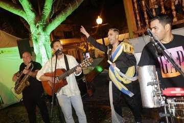 Pasacalle carnavalero, pregón a cargo del periodista Alberto Rodríguez y baile tradicional/TA e Ildefonso Rodríguez.