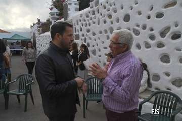 La ermita de San Antonio recupera su antigua lápida sepulcral del siglo XIX/FJS Fotografía y TA.