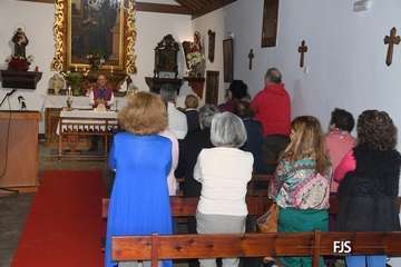 La ermita de San Antonio recupera su antigua lápida sepulcral del siglo XIX/FJS Fotografía y TA.