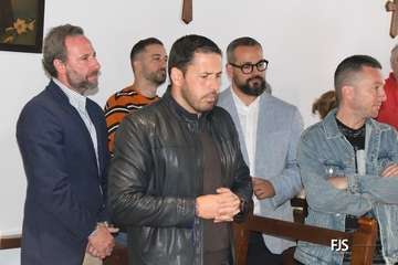 La ermita de San Antonio recupera su antigua lápida sepulcral del siglo XIX/FJS Fotografía y TA.