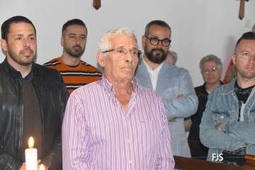 La ermita de San Antonio recupera su antigua lápida sepulcral del siglo XIX/FJS Fotografía y TA.