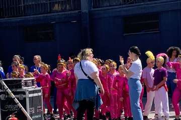 El Festival Holi da un toque multicolor al Carnaval Infantil de Telde/TA.