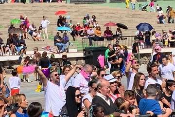 El Festival Holi da un toque multicolor al Carnaval Infantil de Telde/TA.