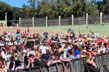 El Festival Holi da un toque multicolor al Carnaval Infantil de Telde/TA.