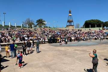 El Festival Holi da un toque multicolor al Carnaval Infantil de Telde/TA.