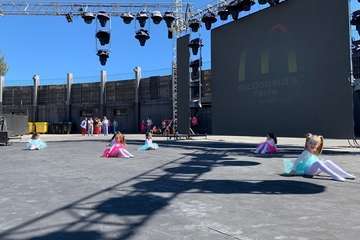 El Festival Holi da un toque multicolor al Carnaval Infantil de Telde/TA.