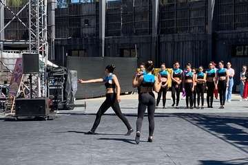 El Festival Holi da un toque multicolor al Carnaval Infantil de Telde/TA.