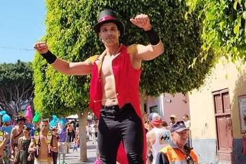  Un animado pasacalle infantil anuncia la magna cabalgata carnavalera de Telde/TA.