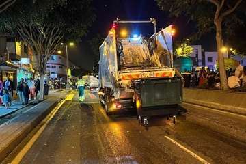 La multitudinaria cabalgata deja 8 toneladas de residuos en las calles de Telde/TA.