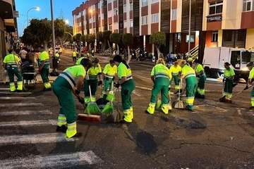 La multitudinaria cabalgata deja 8 toneladas de residuos en las calles de Telde/TA.