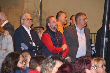 Diversión y política se dan cita en Las Longueras en el arranque de sus fiestas patronales/FJS Fotografía.