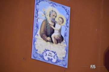 Diversión y política se dan cita en Las Longueras en el arranque de sus fiestas patronales/FJS Fotografía.