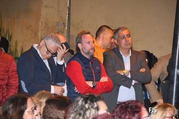 Diversión y política se dan cita en Las Longueras en el arranque de sus fiestas patronales/FJS Fotografía.